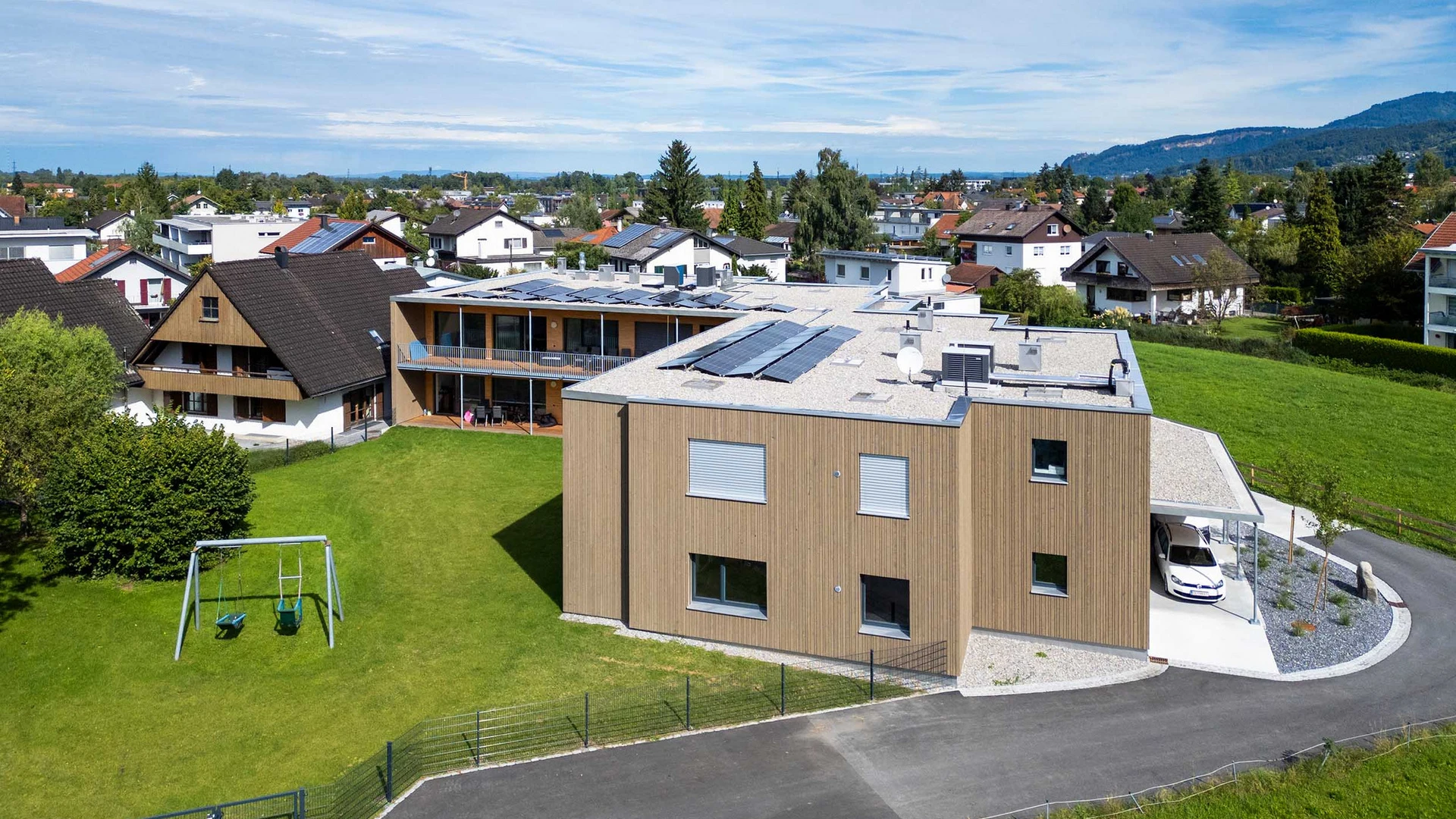 Foto der neuen Anlage der Lebenshilfe in Dornbirn Kehlermähder, welche mit Hilfe von Wilhelm+Mayer in rund eineinhalb Jahren Bauzeit nachhaltig umgebaut wurde.