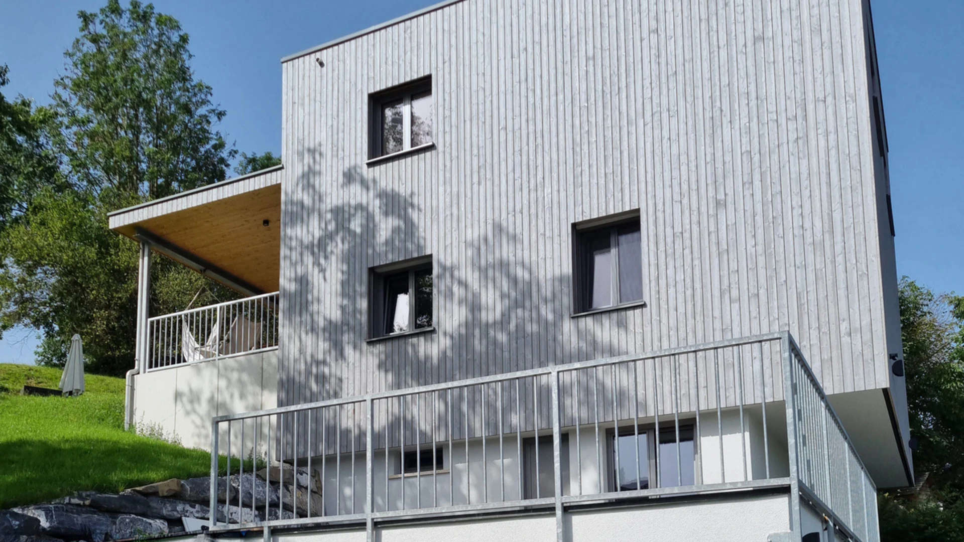 Einfamilienhaus in Frastanz nach dessen Umbau und Sanierung durch Wilhelm+Mayer Bau.