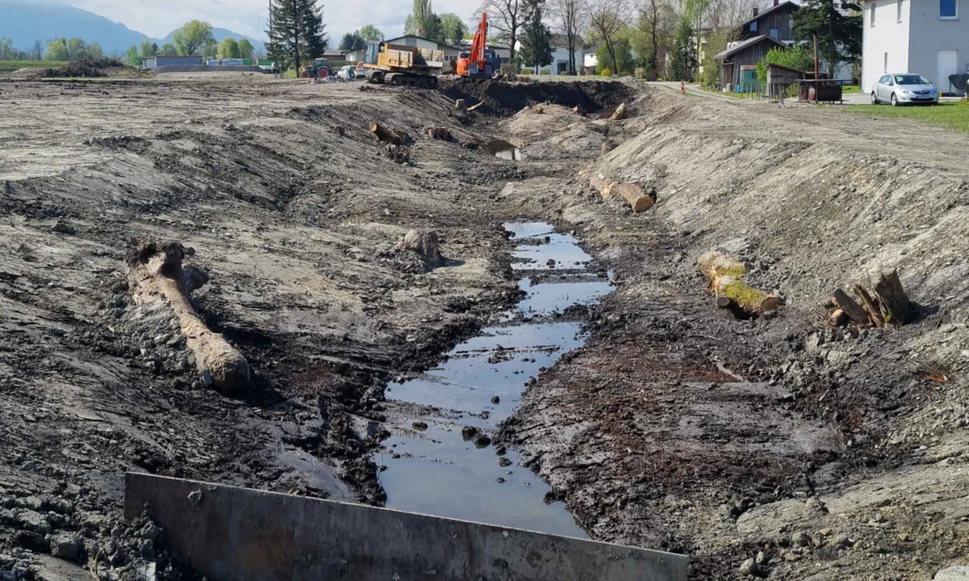 Grabungsarbeiten von Wilhelm+Mayer zur Erschließung eines neuen Betriebsgebietes in Lustenau, Vorarlberg.
