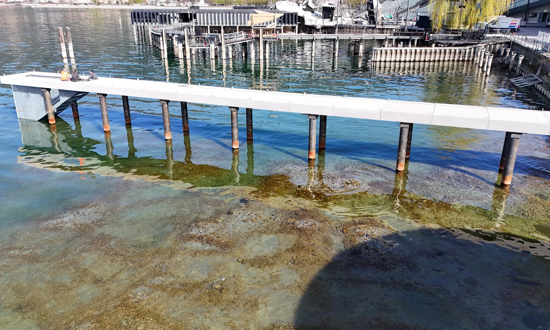 Neubau Seebad Bregenz: Steg beim Seebad, Betonfertigteile von Wilhelm+Mayer.