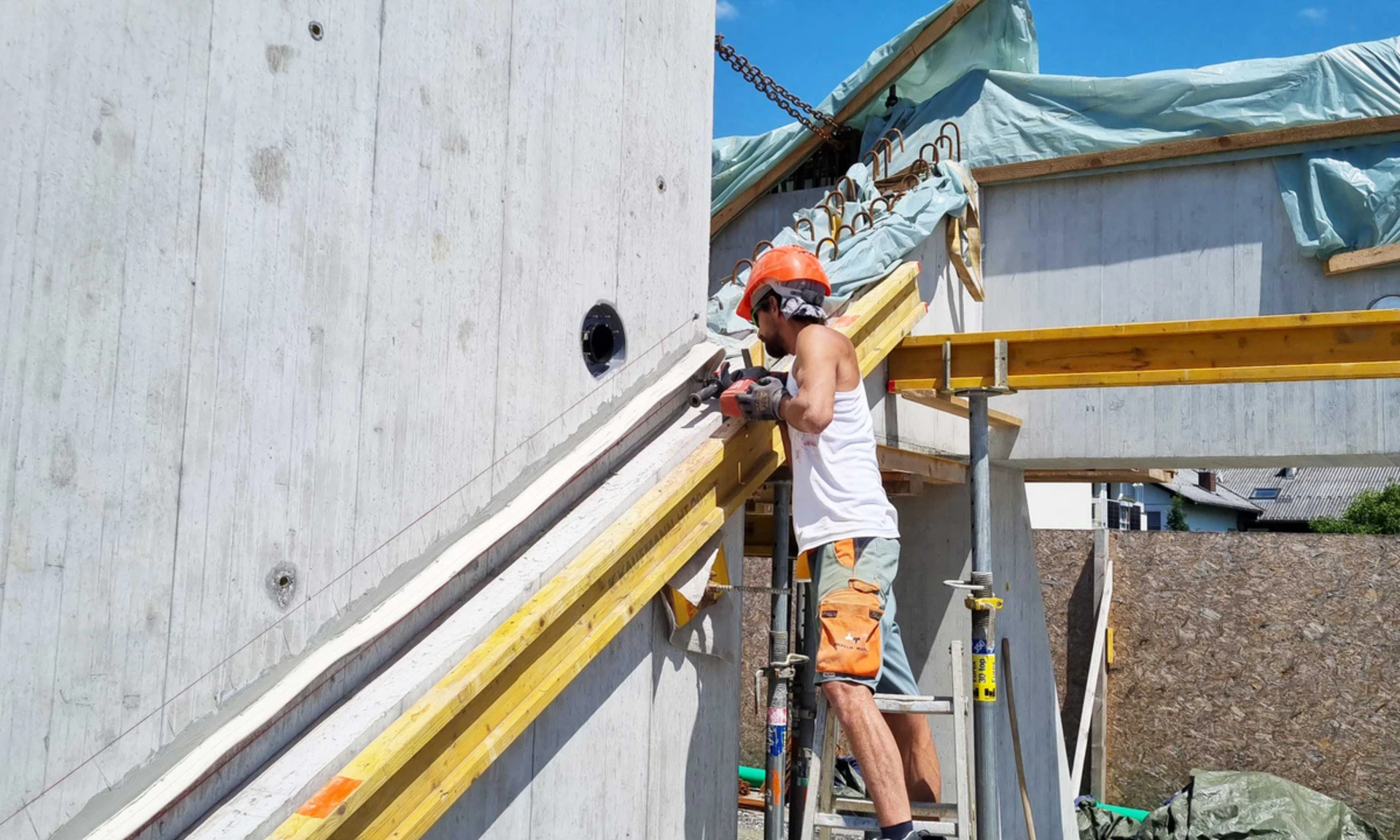 Neubau Reichshofstadion Lustenau: Bauarbeiten an der Osttribüne.