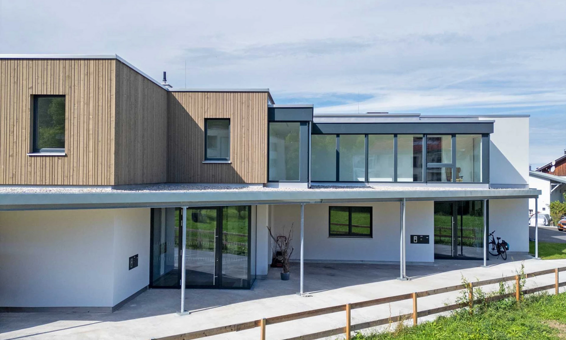 Foto der neuen Anlage der Lebenshilfe in Dornbirn Kehlermähder, welche mit Hilfe von Wilhelm+Mayer in rund eineinhalb Jahren Bauzeit nachhaltig umgebaut wurde.