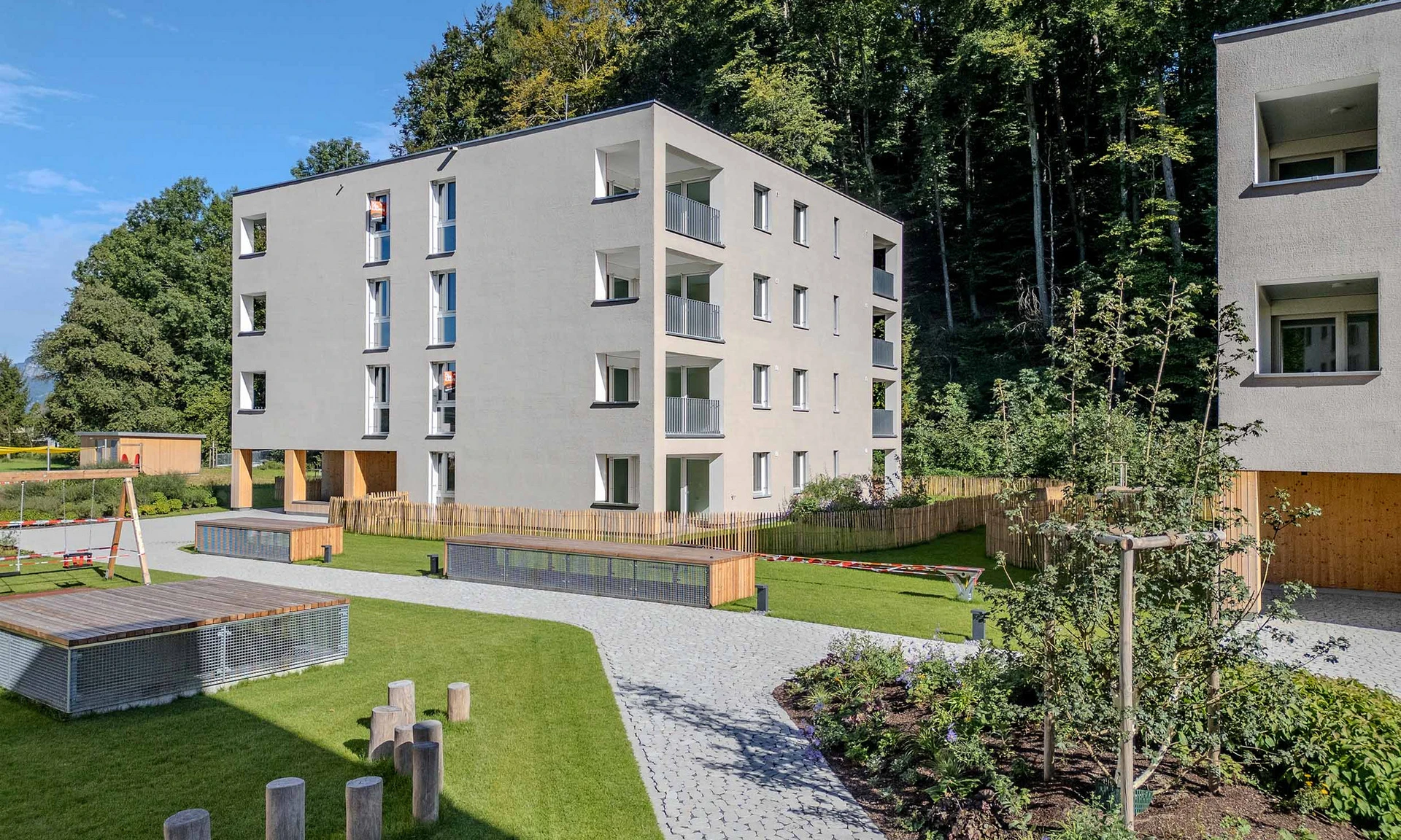 Drohnenaufnahme einer neuen Wohnanlage von Wilhelm+Mayer in Koblach Kutzen.