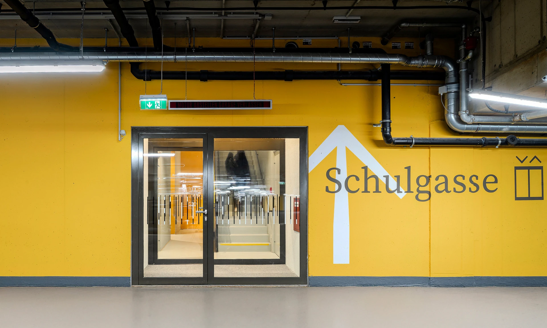 Portal in der Tiefgarage des neuen Rathauses Hohenems - produziert und montiert durch Wolf Metall.