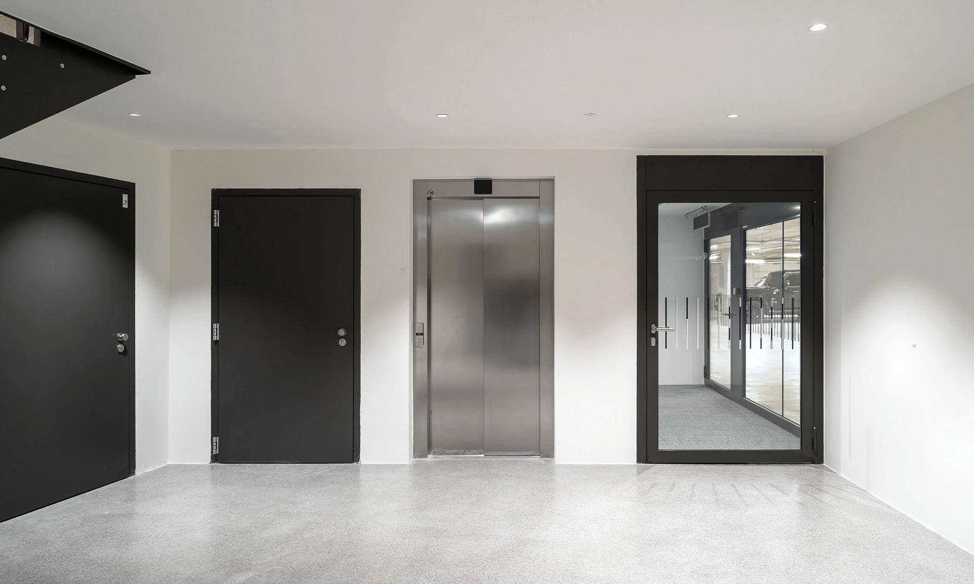 Portale und Türen von Wolf Metall im neuen Rathaus in Hohenems.