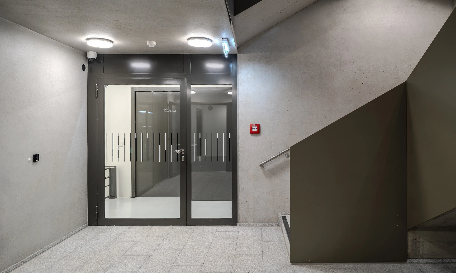 Portale und Türen von Wolf Metall im neuen Rathaus in Hohenems.